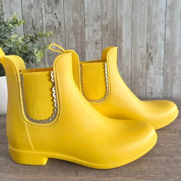 Jack Rogers Yellow Rain Boots - Picture 3 of 5